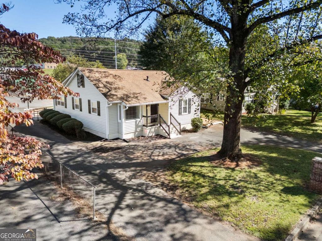 Photo of 120 MAYBELLE Street, Cartersville, GA 30120 (MLS # 10624944)