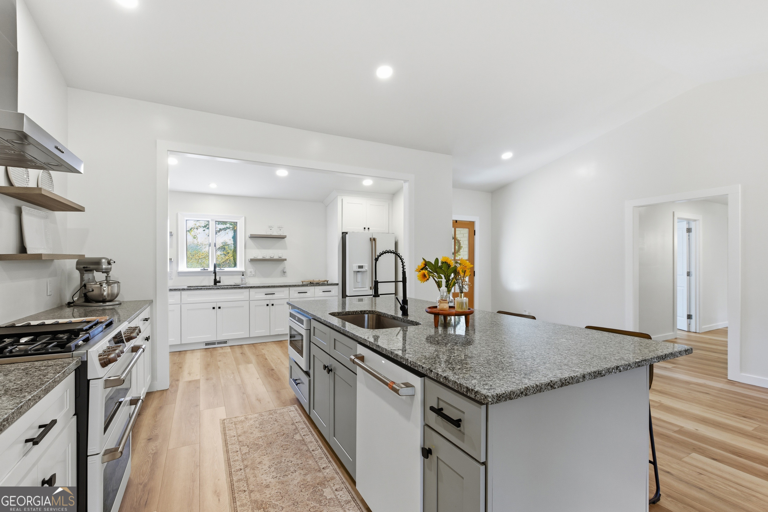 Rabun Gap, Georgia 30568, United States, 4 Bedrooms Bedrooms, ,3 BathroomsBathrooms,Residential,Active,253303