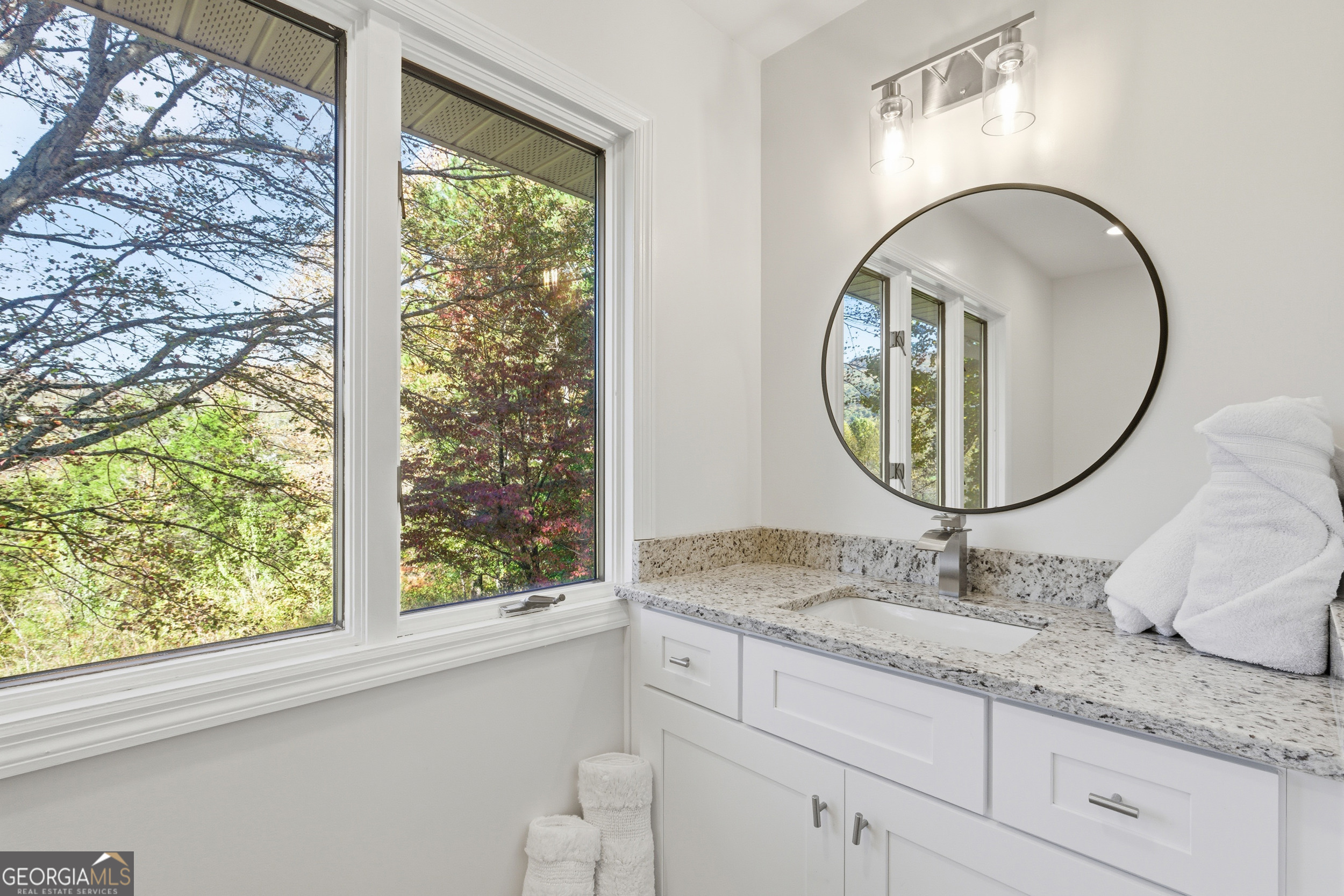 Rabun Gap, Georgia 30568, United States, 4 Bedrooms Bedrooms, ,3 BathroomsBathrooms,Residential,Active,253303