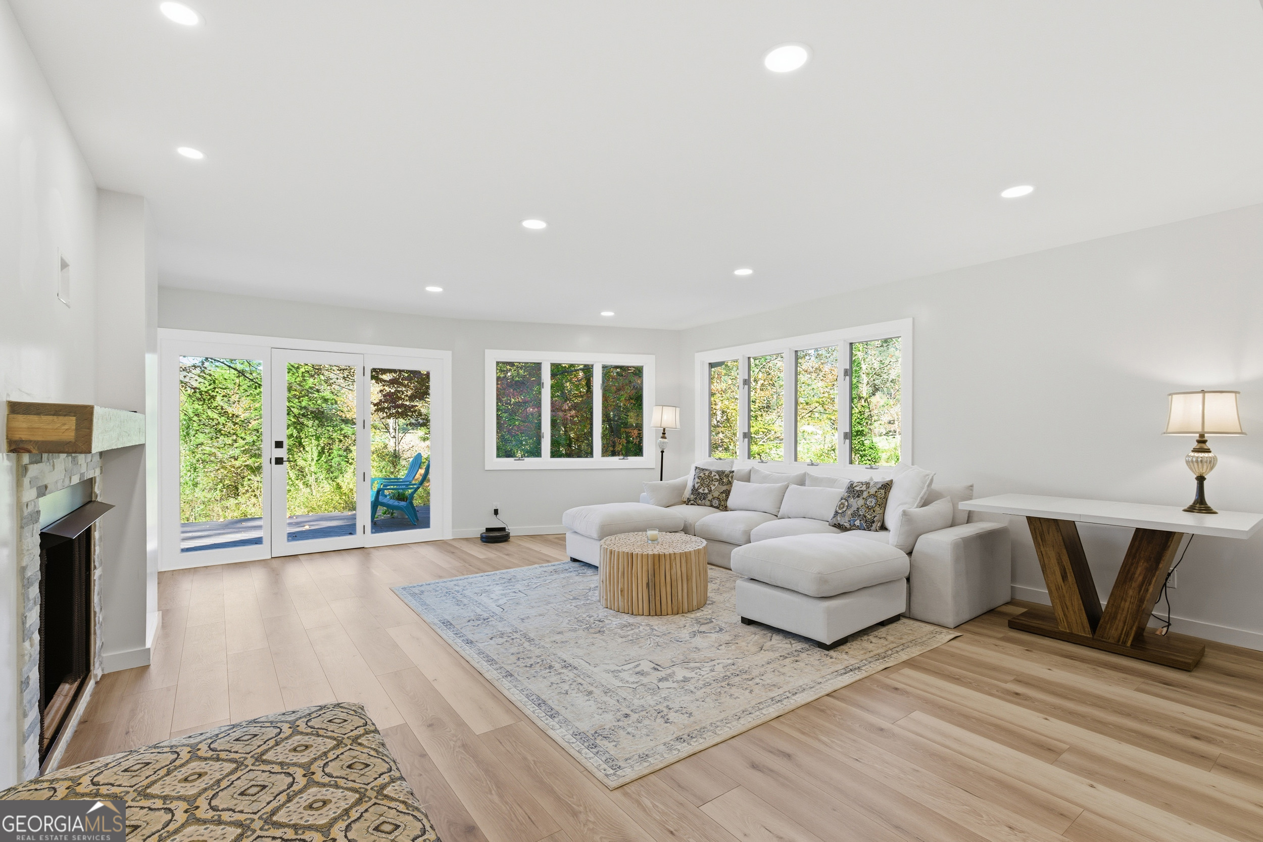 Rabun Gap, Georgia 30568, United States, 4 Bedrooms Bedrooms, ,3 BathroomsBathrooms,Residential,Active,253303