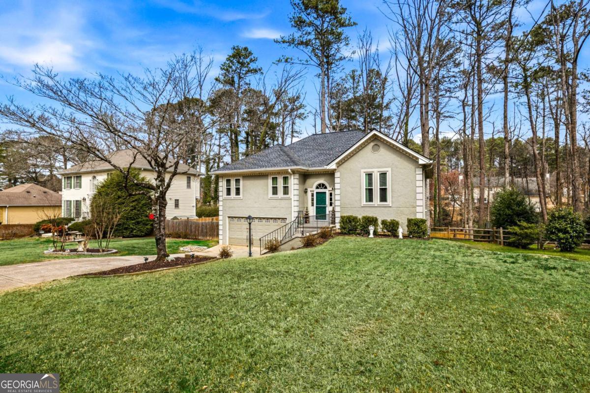 1975 Hunt Crossing CT