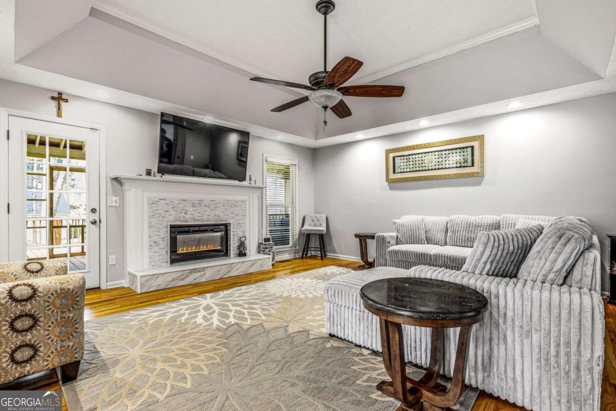 1975 Hunt Crossing CT