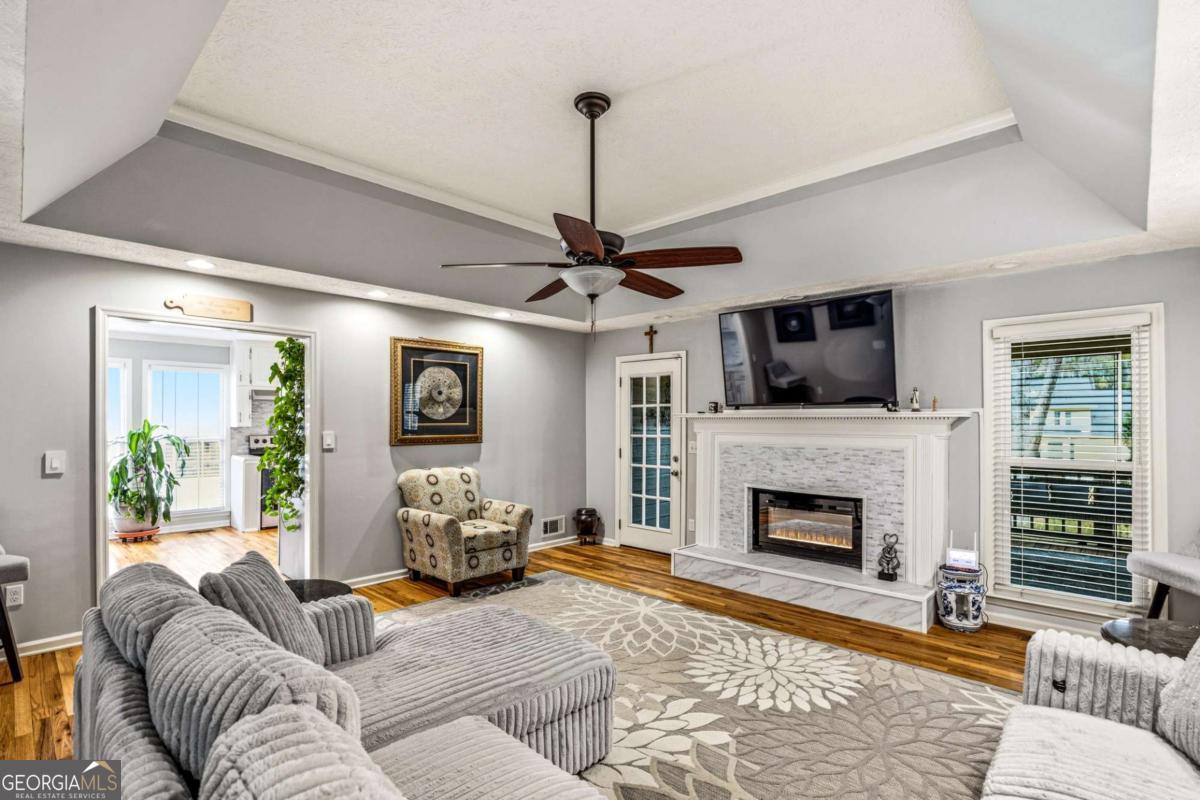 1975 Hunt Crossing CT