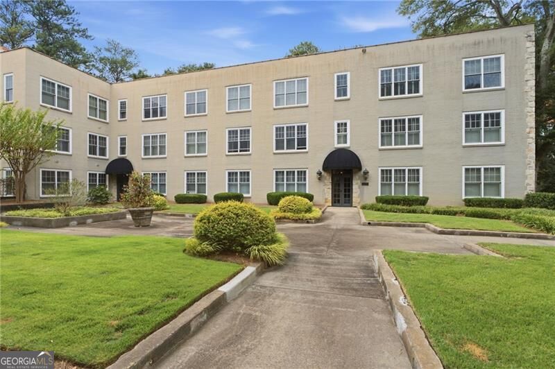 Photo of 30 Collier Road NW #9, Atlanta, GA 30309 (MLS # 10854584)