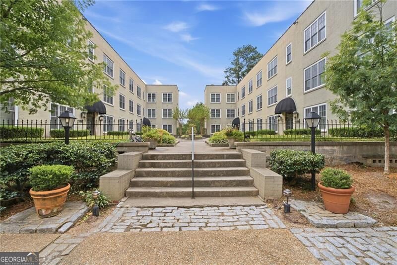 Photo of 30 Collier Road NW #9, Atlanta, GA 30309 (MLS # 10854584)