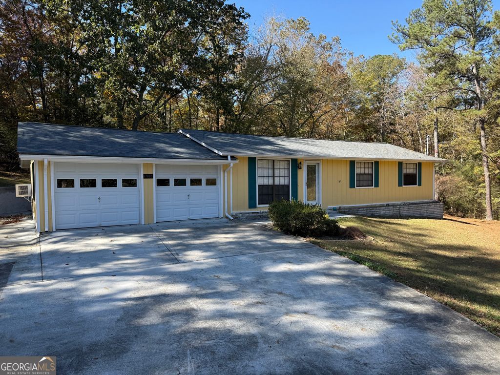 Photo of 2300 Pinetree Lane NE, Conyers, GA 30012 (MLS # 10635991)
