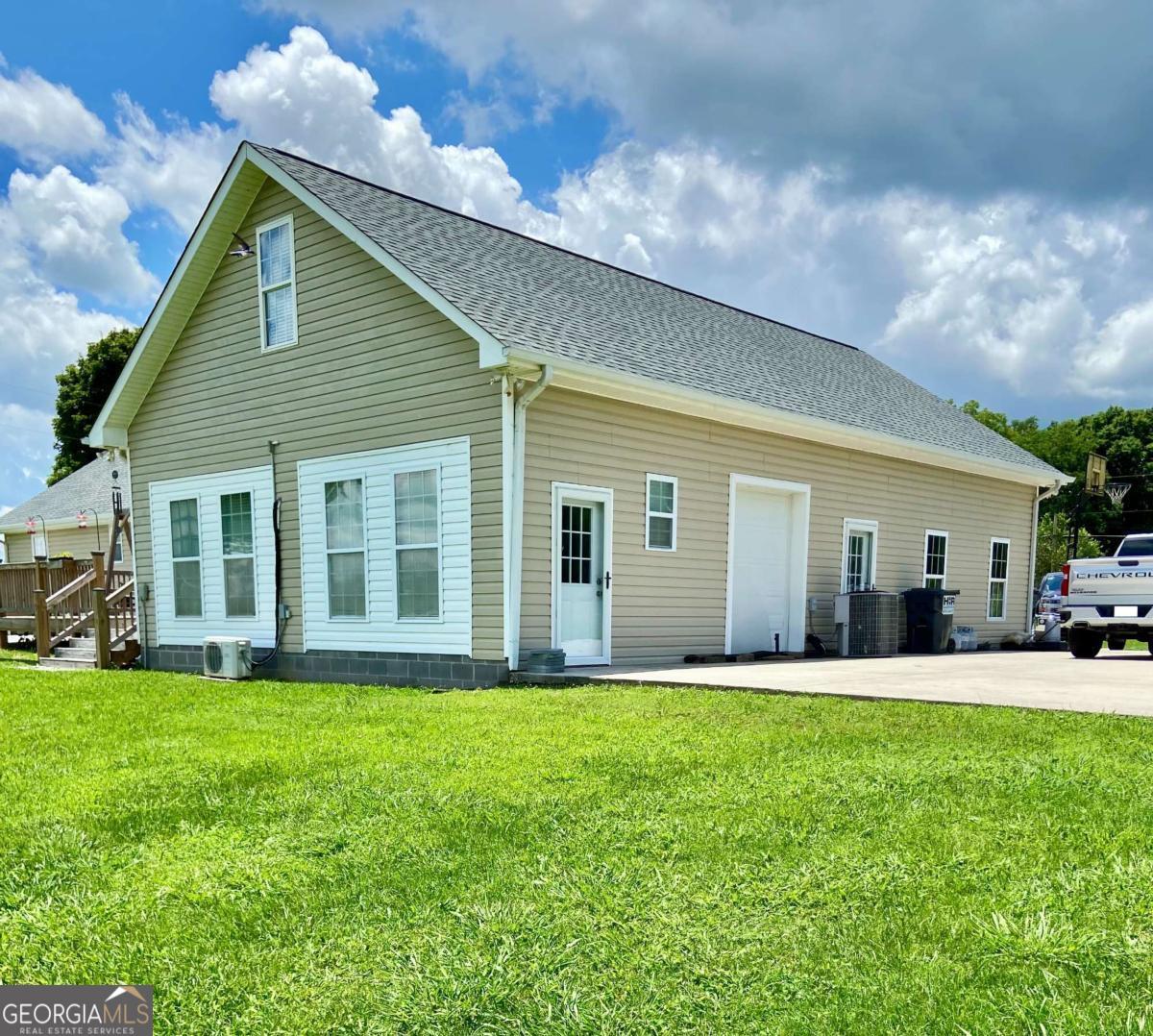 2545 W Armuchee RD