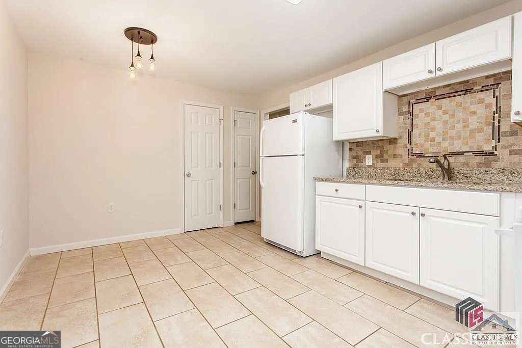 130 Woody LN