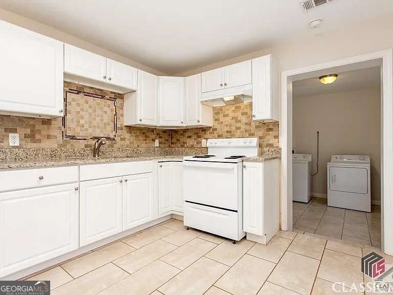 130 Woody LN