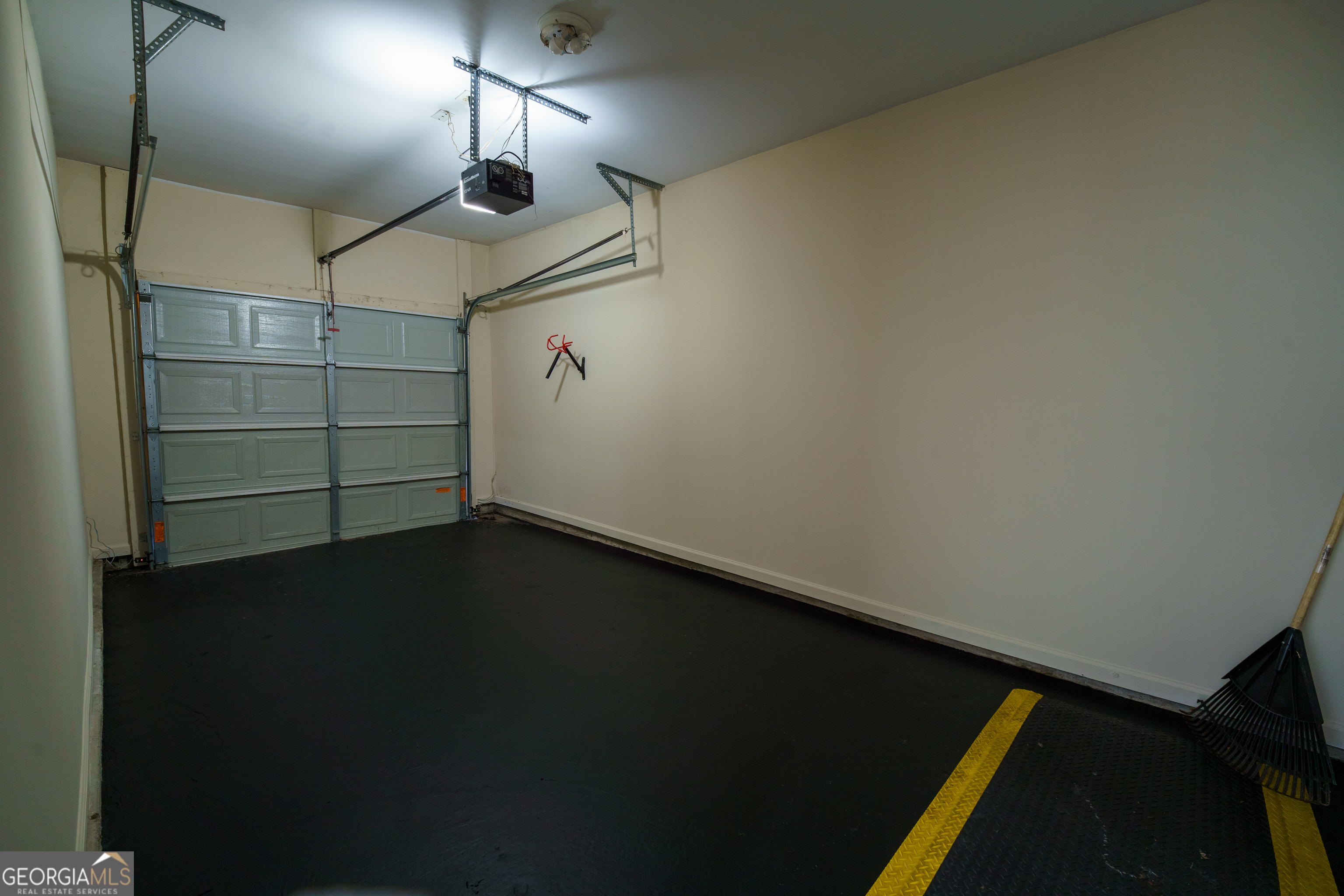 2555 Flat Shoals RD 1402