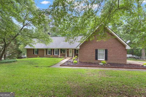190 Willow Lake LN Sharpsburg GA 30277