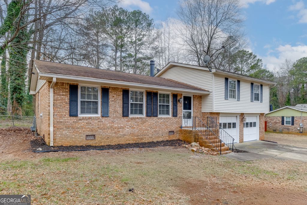 Photo of 2792 Jordan Forest Trail, Lawrenceville, GA 30044 (MLS # 10676045)