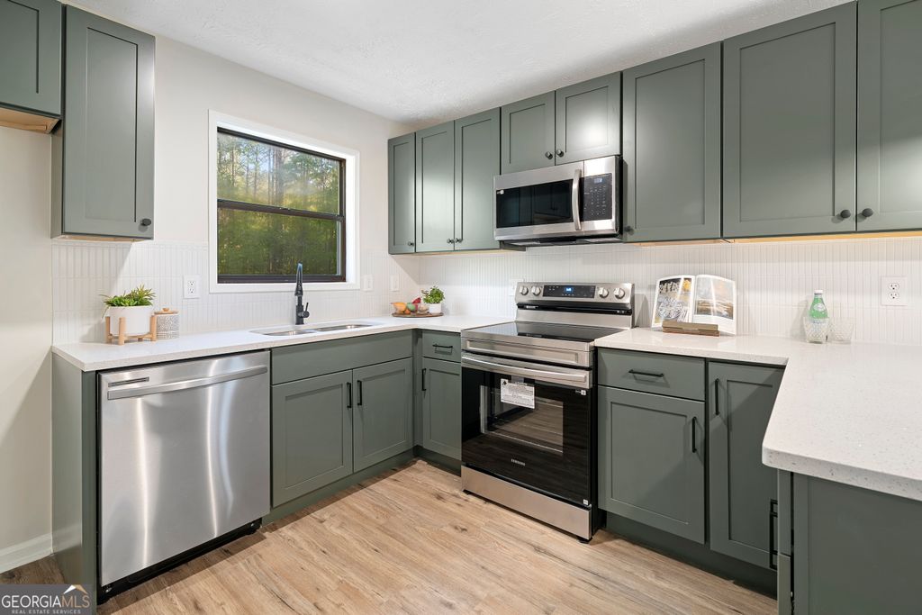 Photo of 6455 Mill Crossing Court, Acworth, GA 30102 (MLS # 10753078)