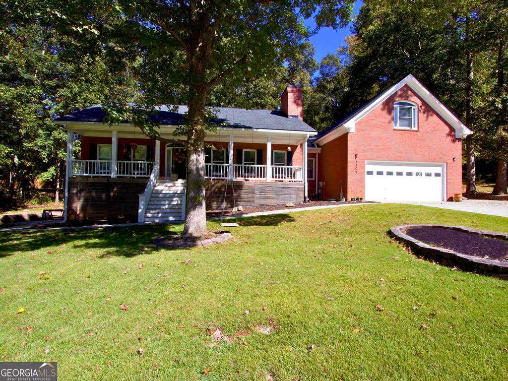 Photo of 1305 Fontainebleau Court NE, Lawrenceville, GA 30043 (MLS # 10798259)