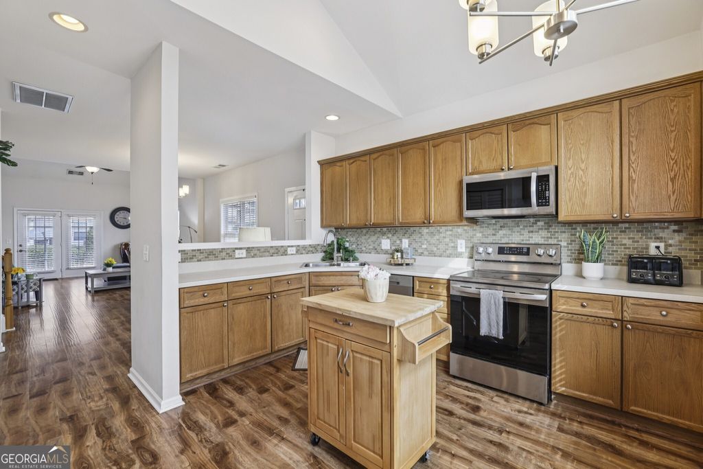 Photo of 2365 Suwanee Pointe Drive, Lawrenceville, GA 30043 (MLS # 10704009)