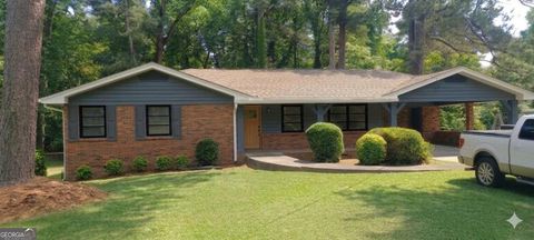 Photo of 3838 King Arthur Road SW, Atlanta, GA 30331 (MLS # 10779459)