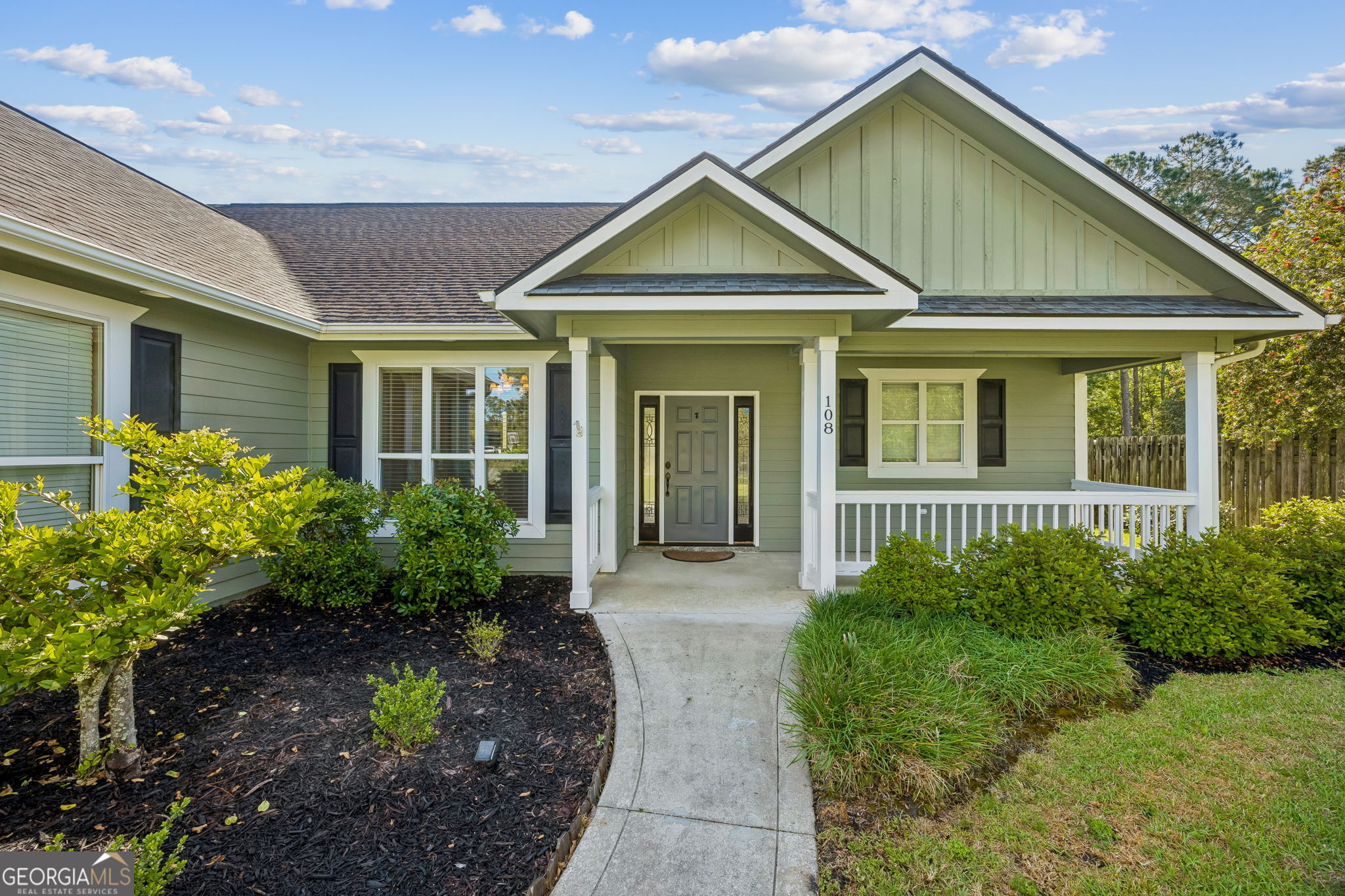 108 Lexington LN