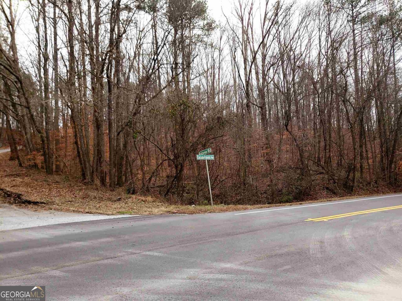 4.4 Acres available at intersection of Cascade Palmetto Hwy and Rataree Rd with 663' of road frontage.. Vacant lot near Campbellton Park and minutes from Interstate and airport. The property offers a rural setting. Great opportunity to build your dream home.
