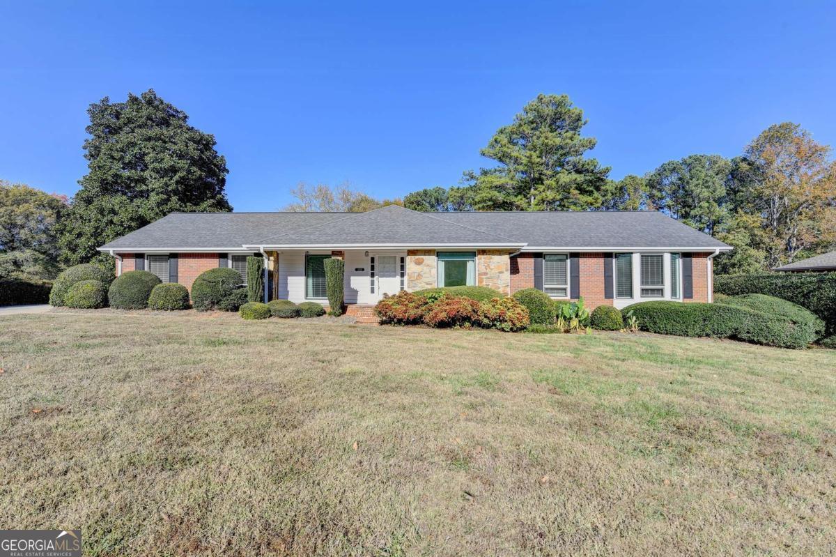 Photo 1 of 61 — 600 Rounsaville RD, Roswell, GA 30076