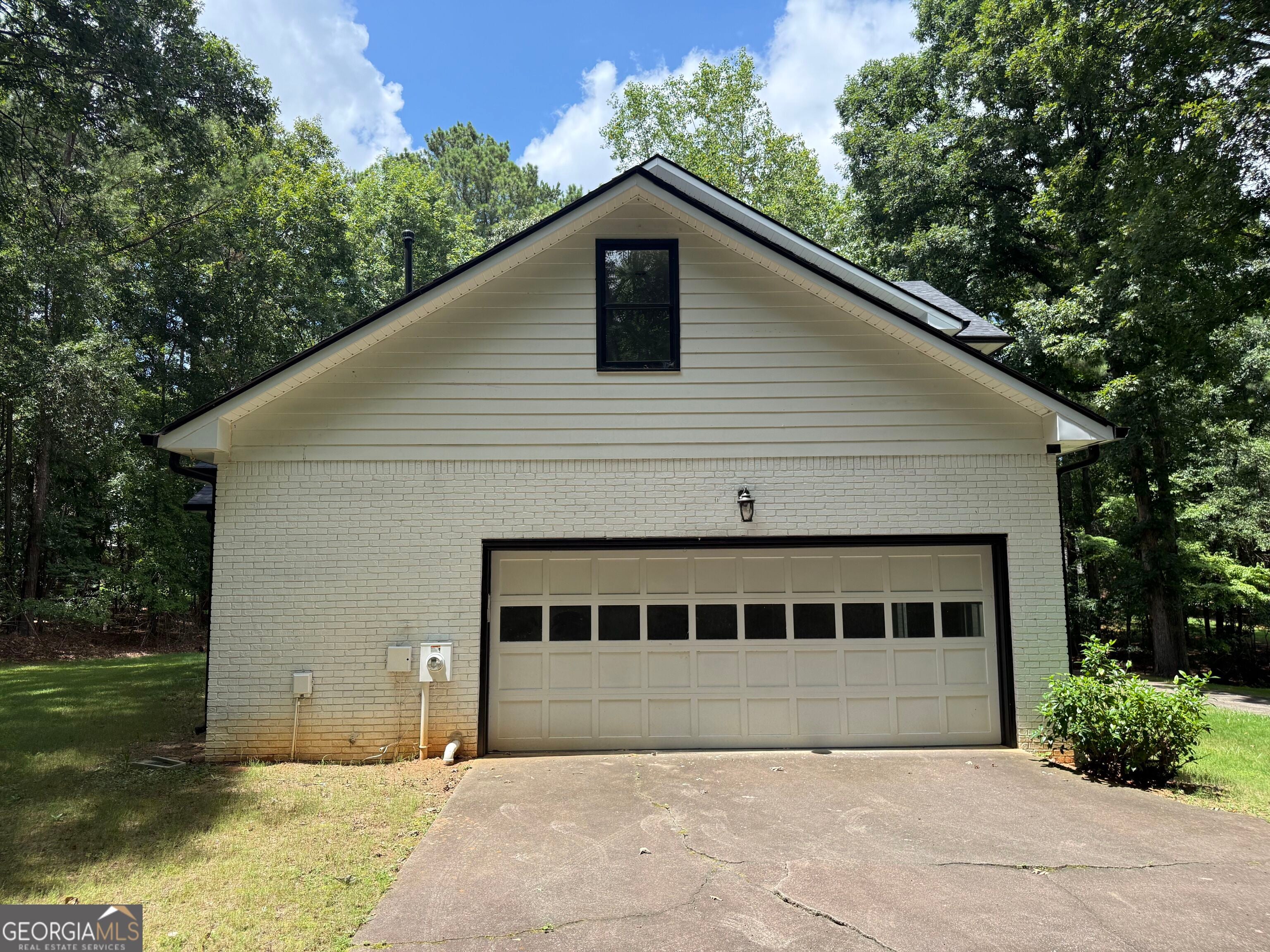 275 Allie DR
