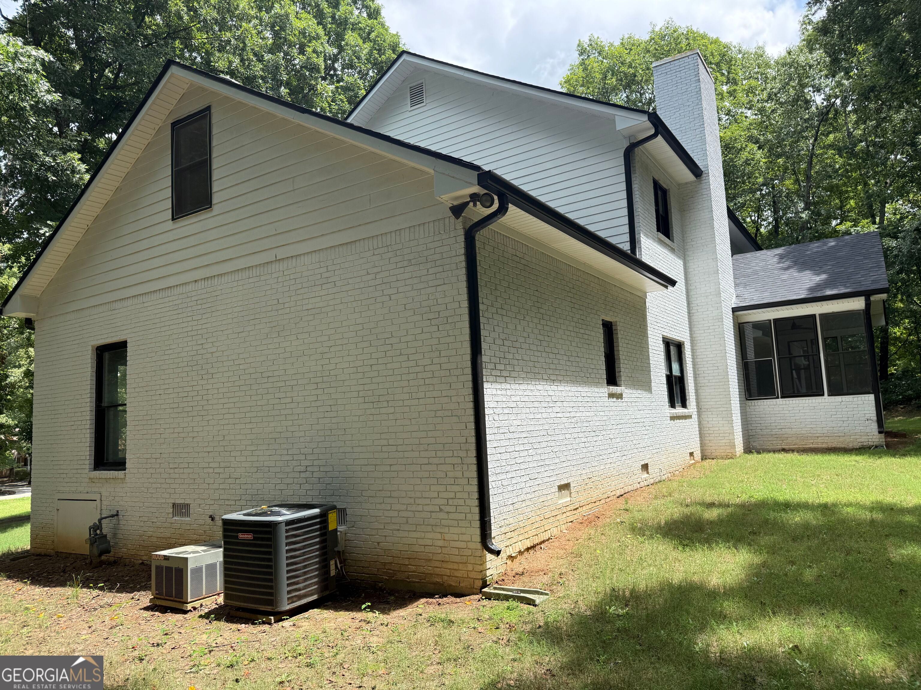 275 Allie DR