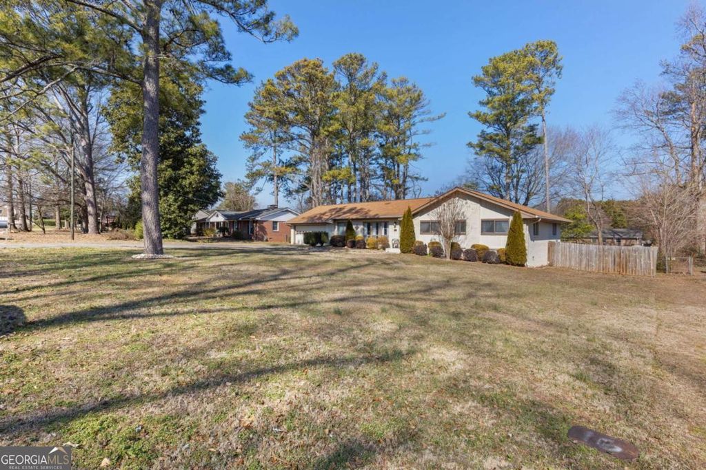 Photo of 1721 Sierra Drive, Marietta, GA 30062 (MLS # 10694947)