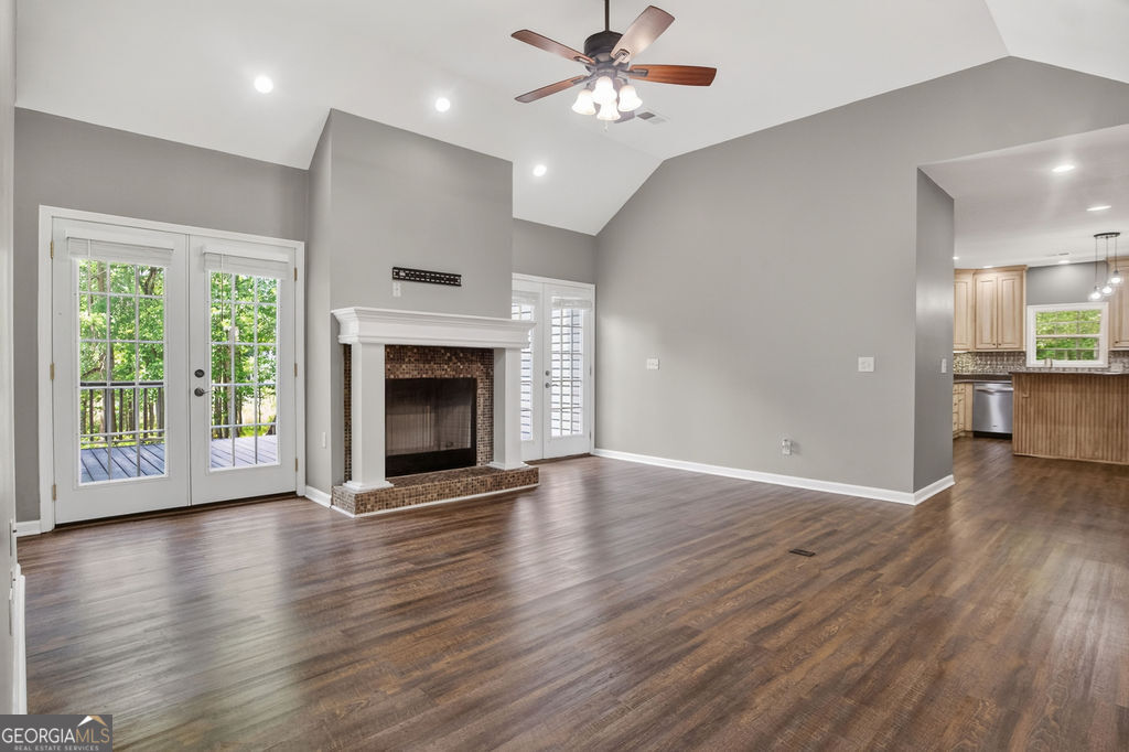 301 Summit Heights DR