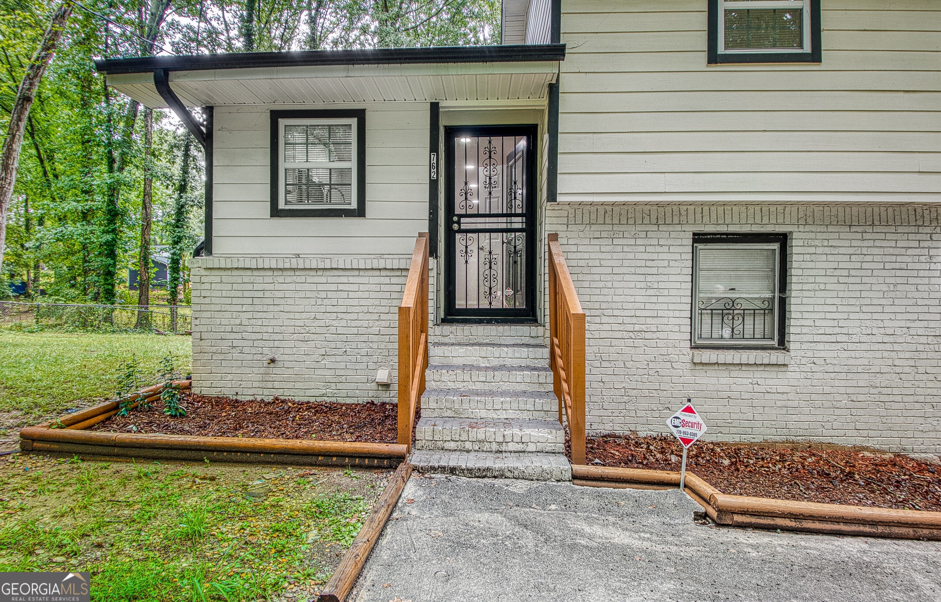 762 Maple DR