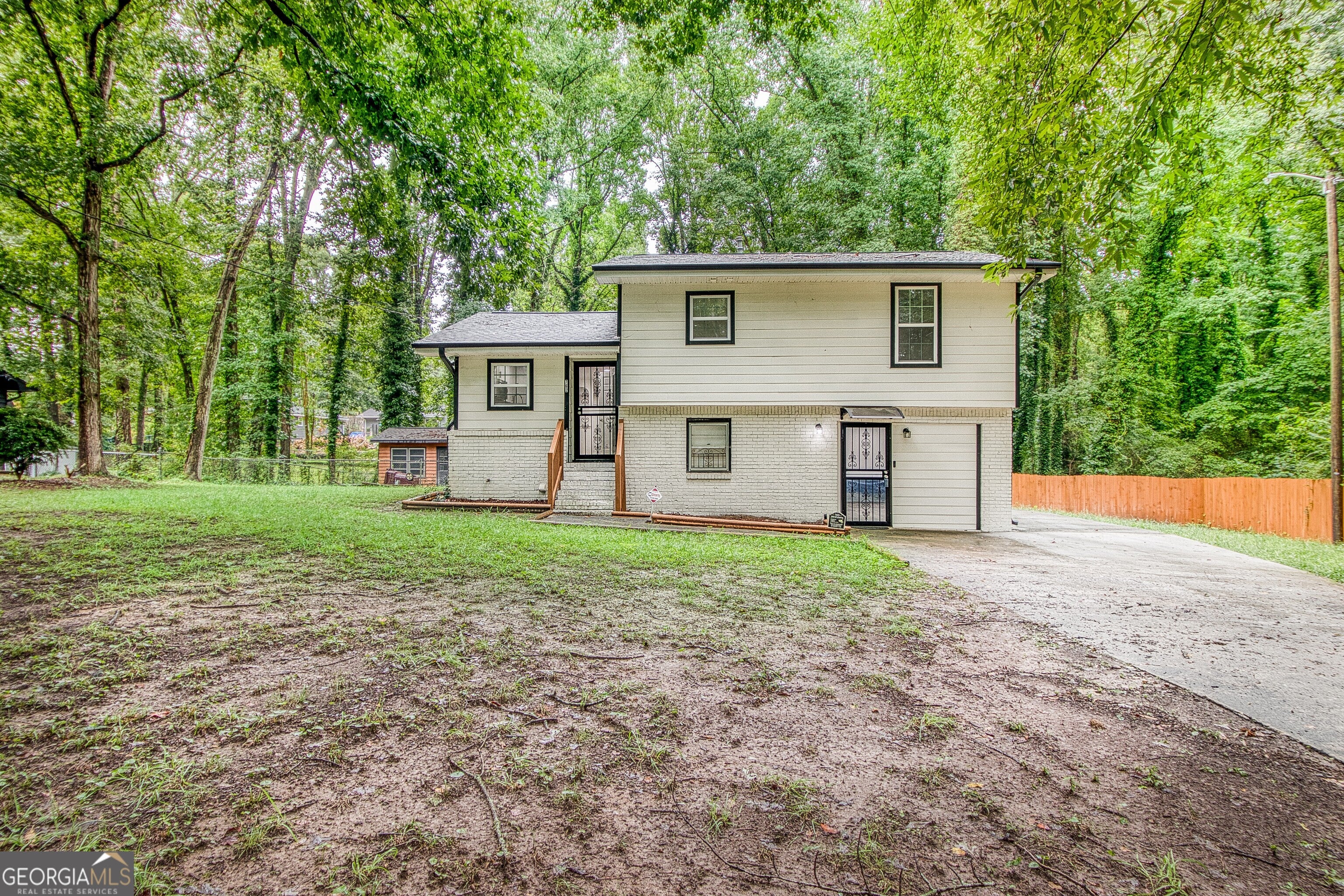 762 Maple DR
