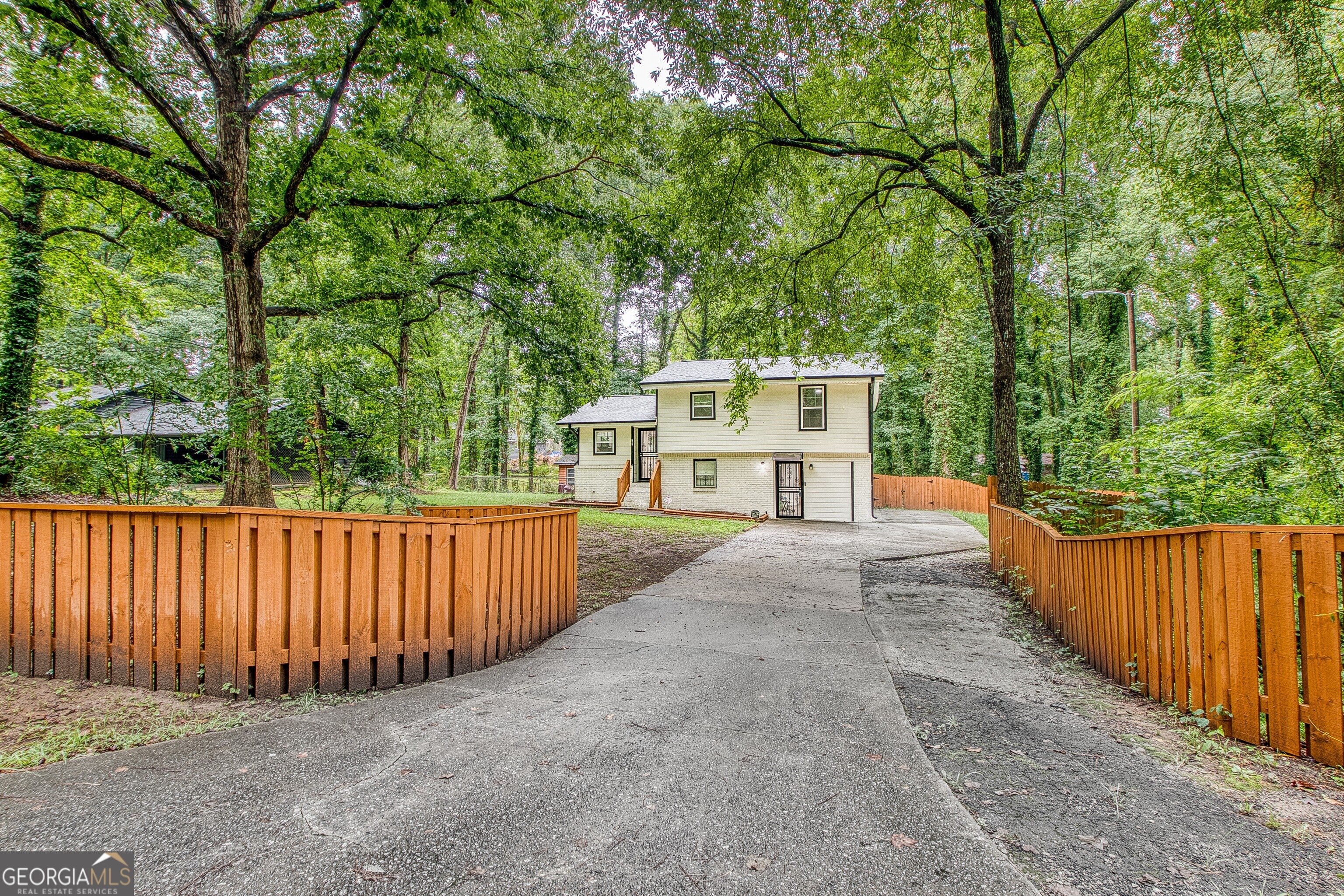 762 Maple DR