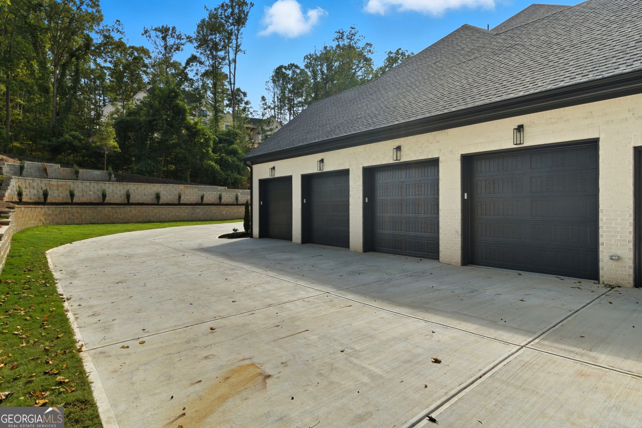 241 TRADITIONS DR