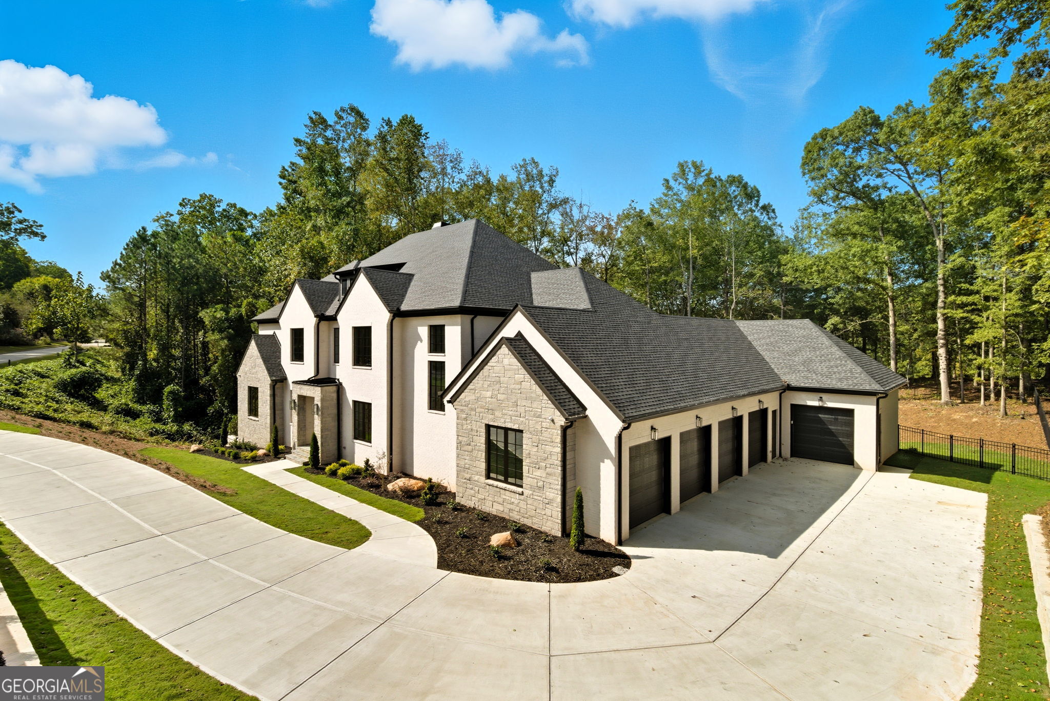 241 TRADITIONS DR