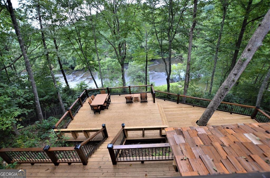 76 Fish Trap RD
