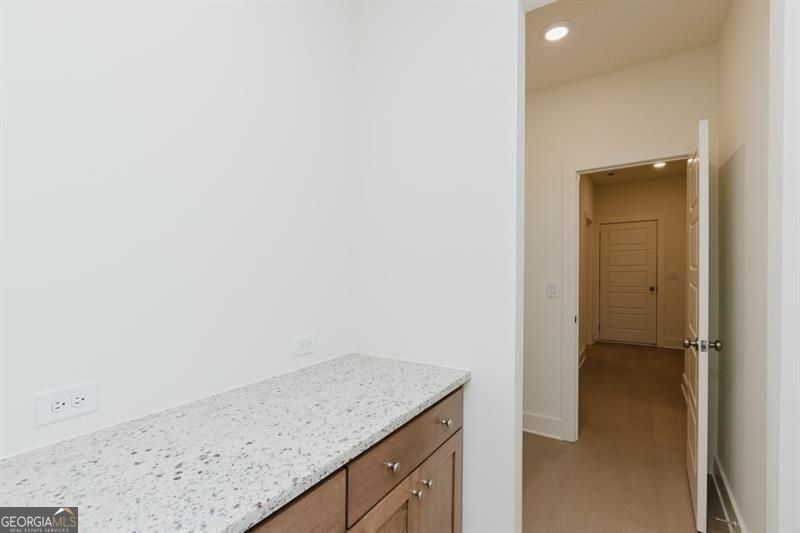 Gainesville, Georgia 30506, United States, 5 Bedrooms Bedrooms, ,5 BathroomsBathrooms,Residential,Active,222640