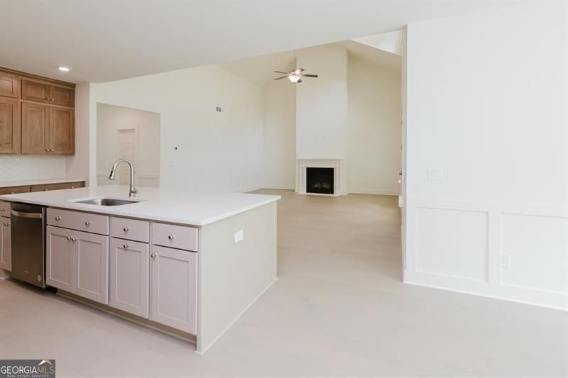 Gainesville, Georgia 30506, United States, 5 Bedrooms Bedrooms, ,5 BathroomsBathrooms,Residential,Active,222640