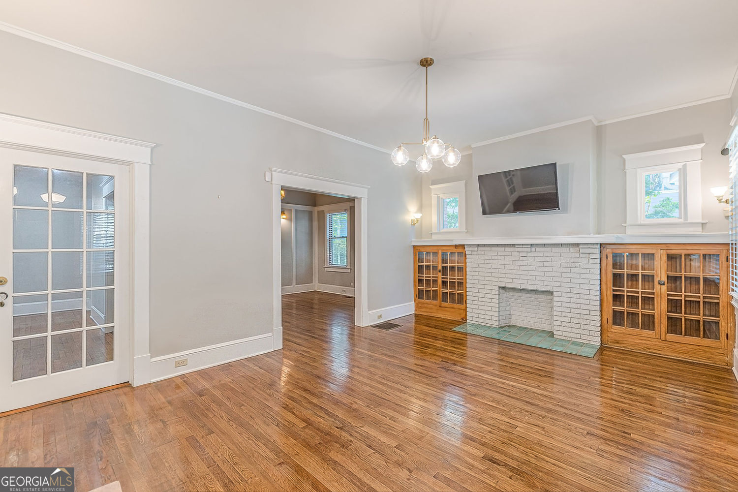 537 Winton TER NE