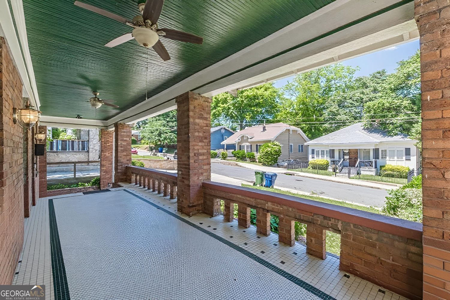 537 Winton TER NE