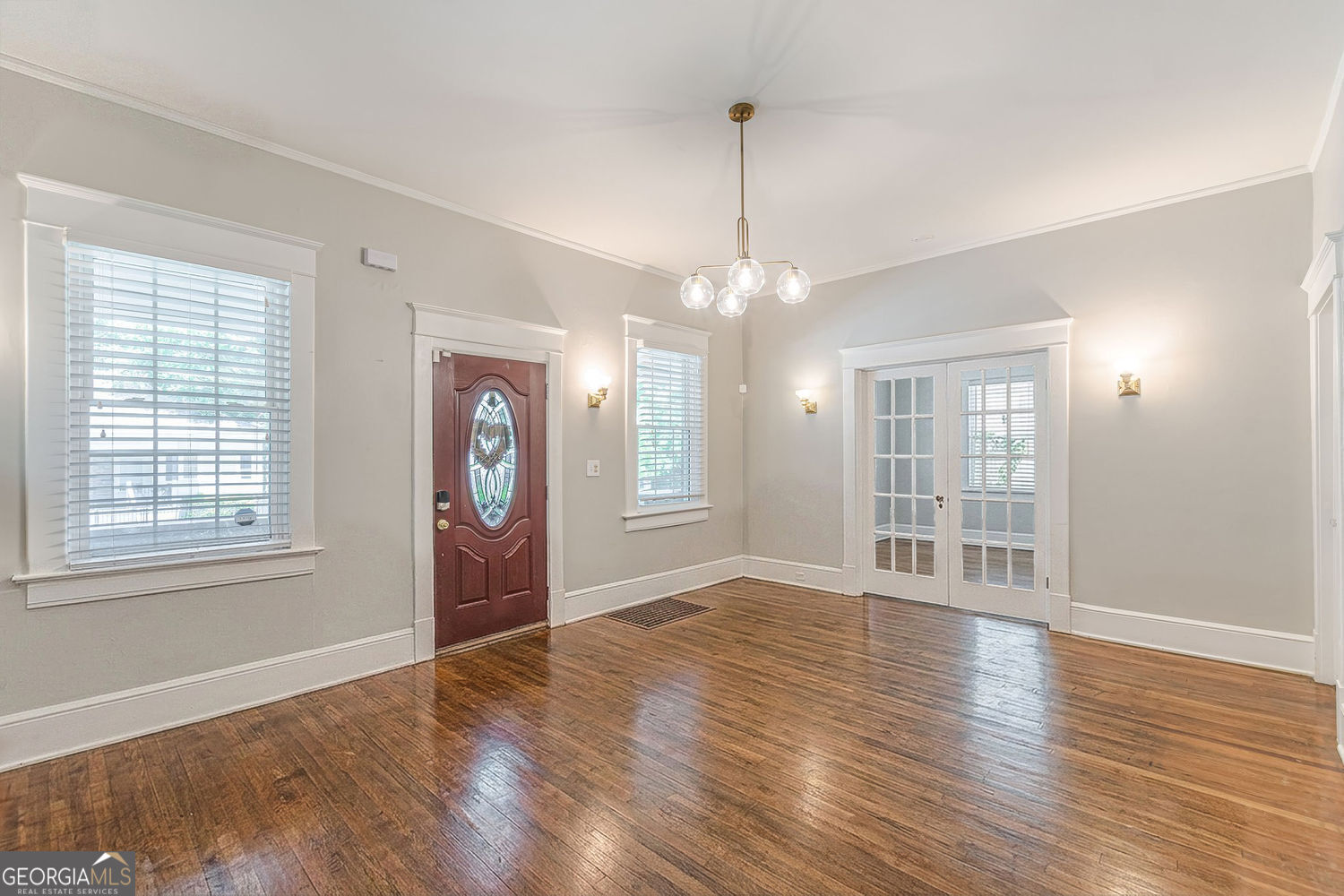 537 Winton TER NE