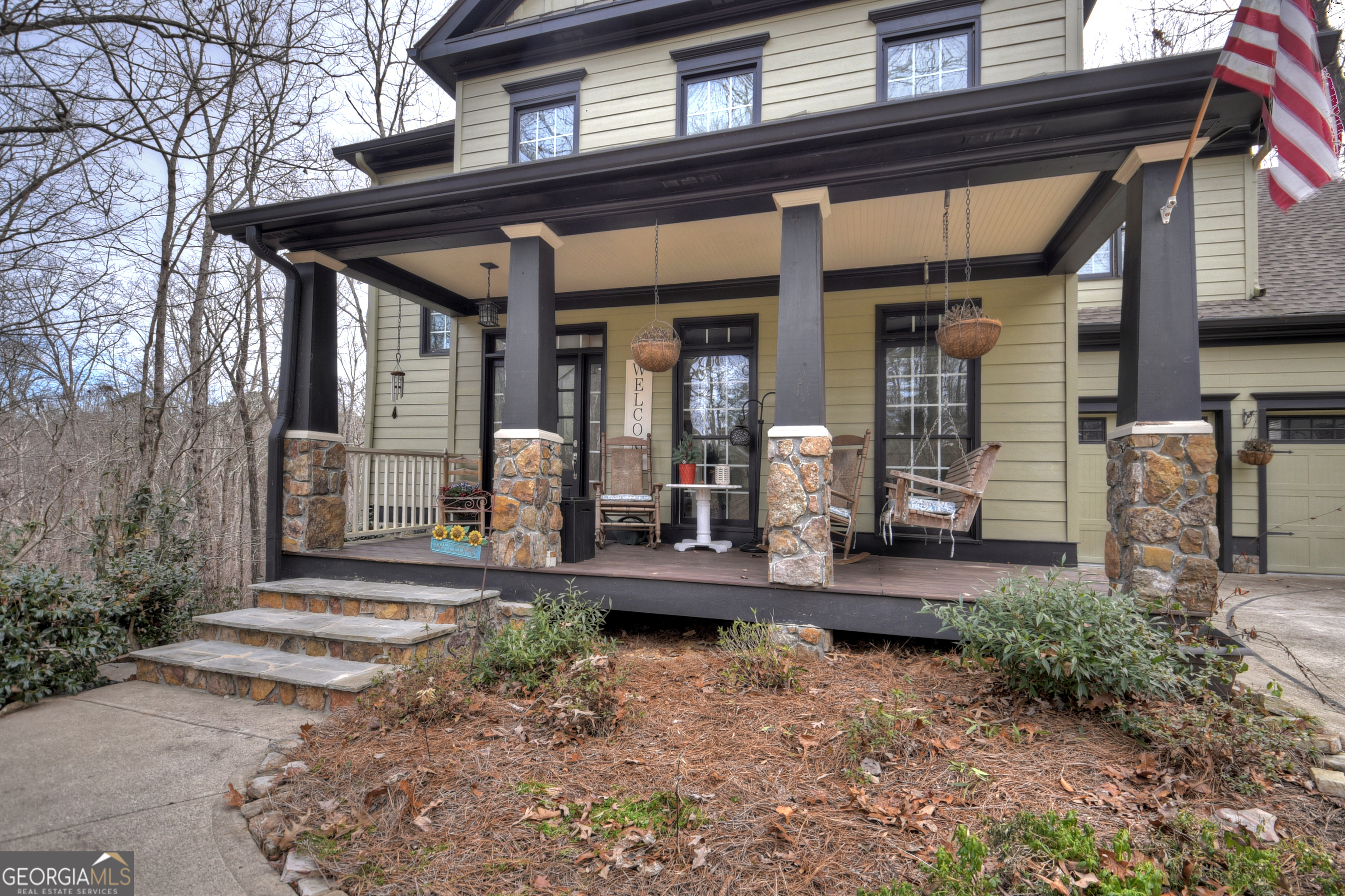 136 Lumber Oaks LN