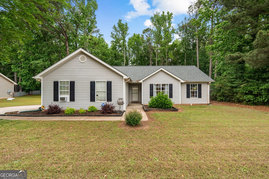 Photo of 185 Hayward Bishop Way, Senoia, GA 30276 (MLS # 10839717)