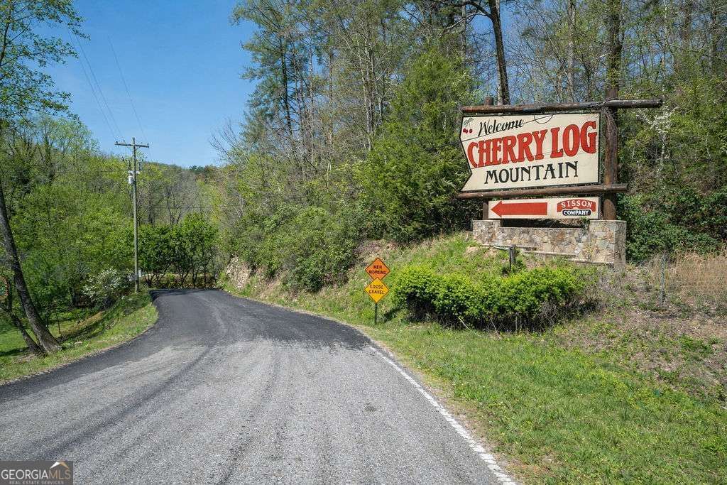 Photo of 94 Cherry Lake Court, Blue Ridge, GA 30513 (MLS # 10731473)