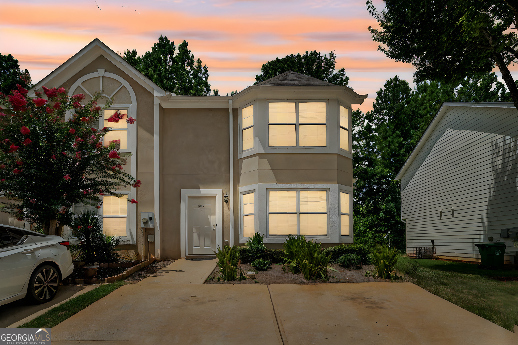 Boasting easy access to major commutes, fall in love with this turn-key home with space, versatility, and more! Expand your culinary curiosity within the updated, eat-in kitchen boasting ample storage space and plenty of room for daily meal prep. Relax in the comfortable living room, filled with natural light to create a warm welcoming environment. Sizable bedrooms and the primary suite with cathedral ceilings allow for rest and refreshment after a long day. Soft neutral walls throughout will make any decor style pop. Close to shopping, parks, and schools too! This modern gem is only available to those who act today!