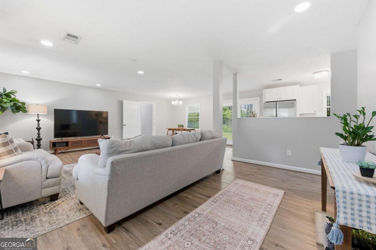 53 Mona PL