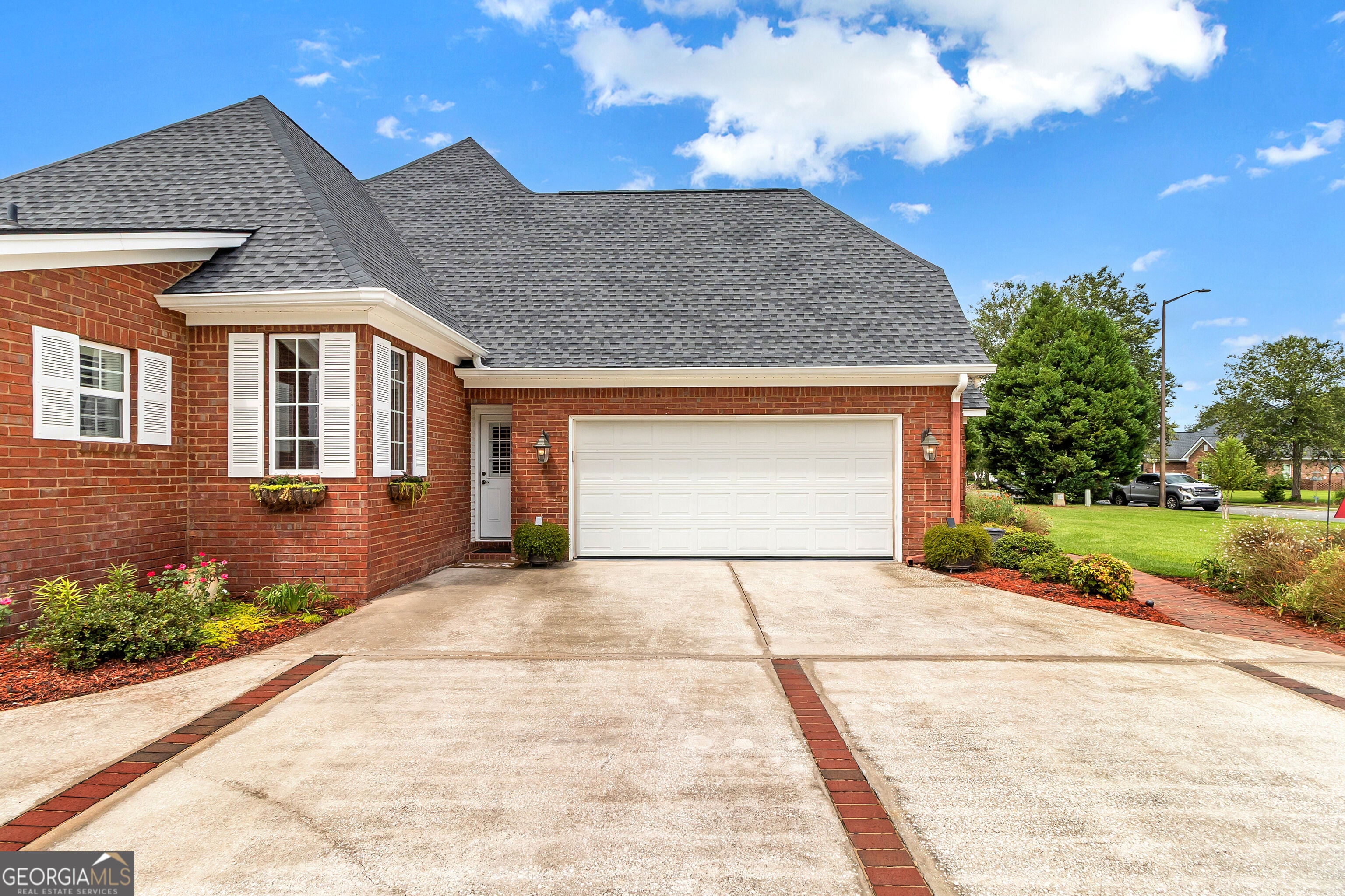 205 Cooperstown DR