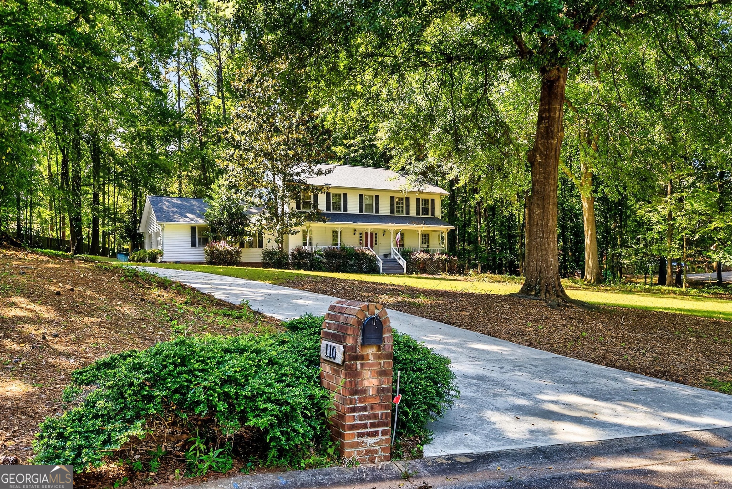 110 Greenway CT