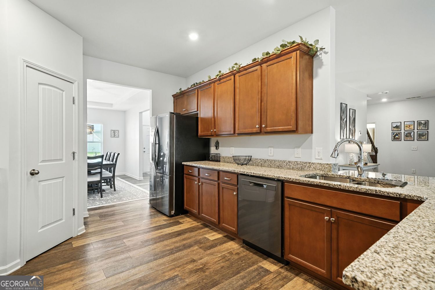 Four Seasons - Residential