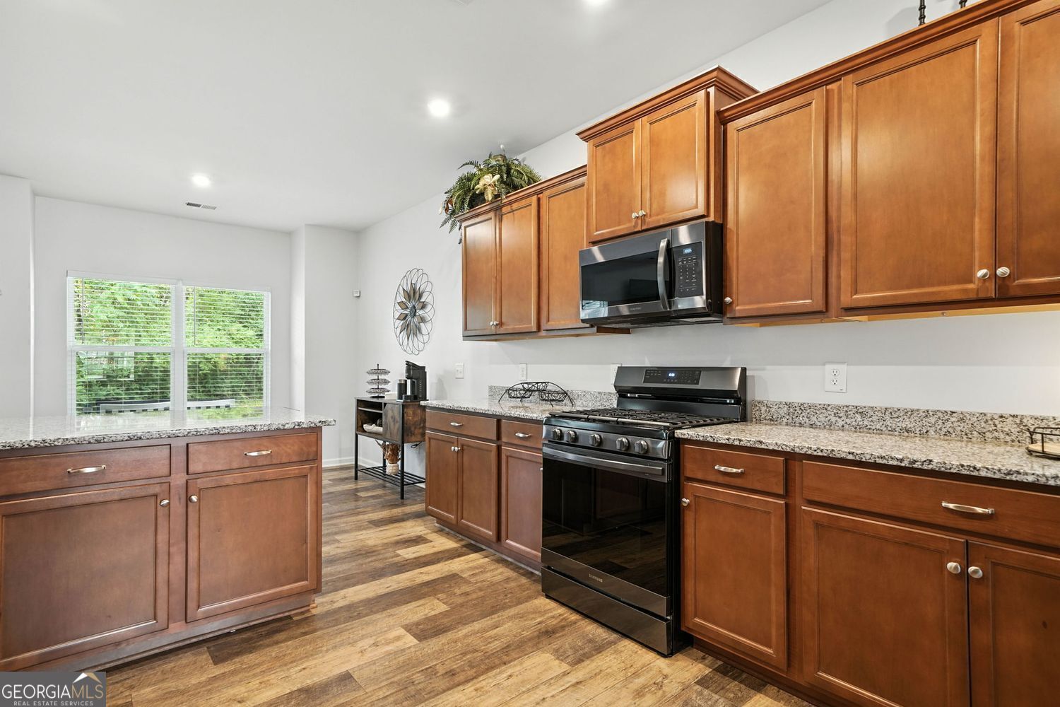 Four Seasons - Residential