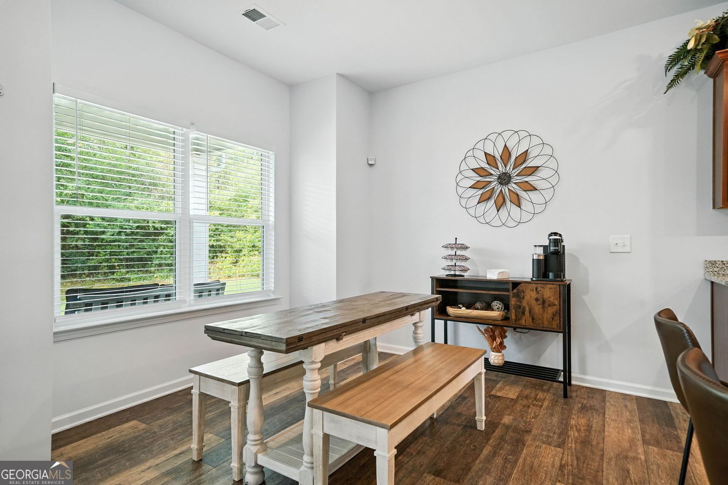 Four Seasons - Residential