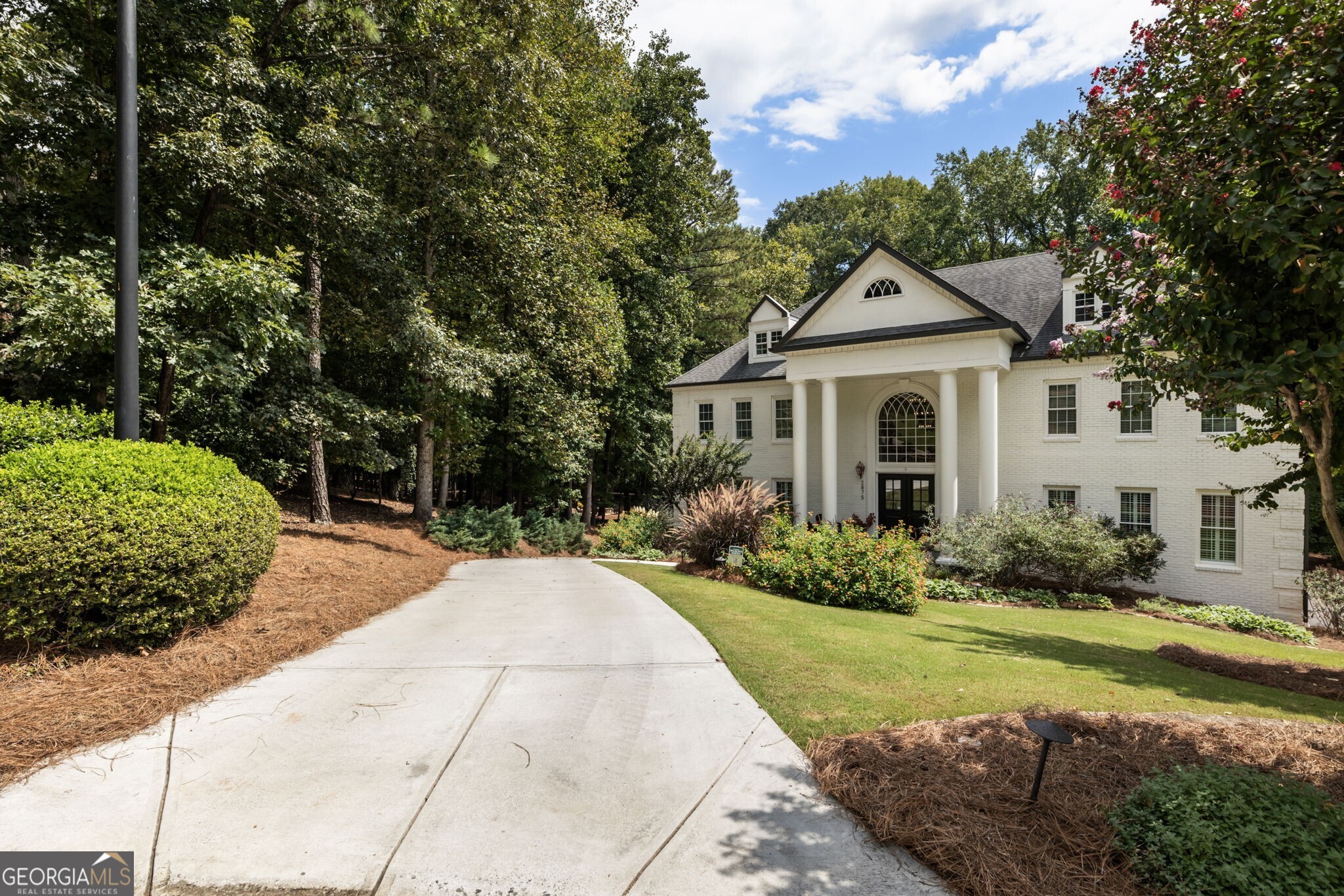 2875 Stoneglen Close