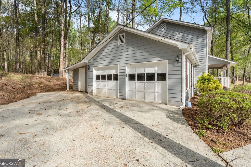 Photo of 120 Benjamin Circle, Fayetteville, GA 30214 (MLS # 10724486)